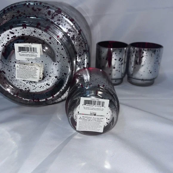 *Discontinued* Yankee Candle Holiday Speckled Silver and Red Candle Holder Set.